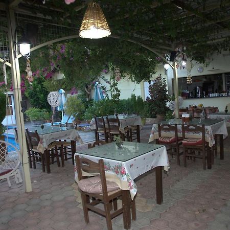 Sunrise Hotel & Apartments Rodhákinon Ngoại thất bức ảnh