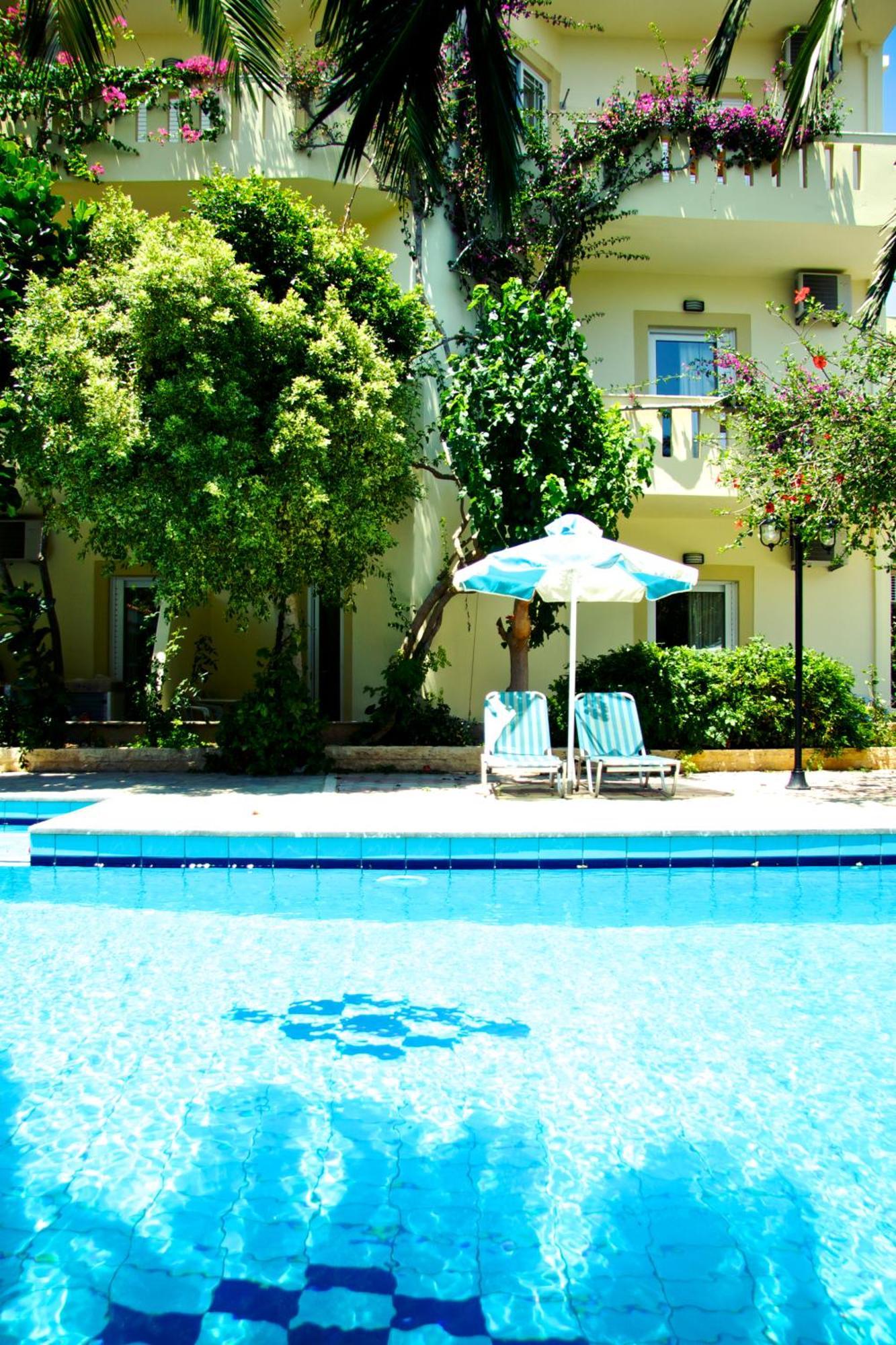 Sunrise Hotel & Apartments Rodhákinon Ngoại thất bức ảnh